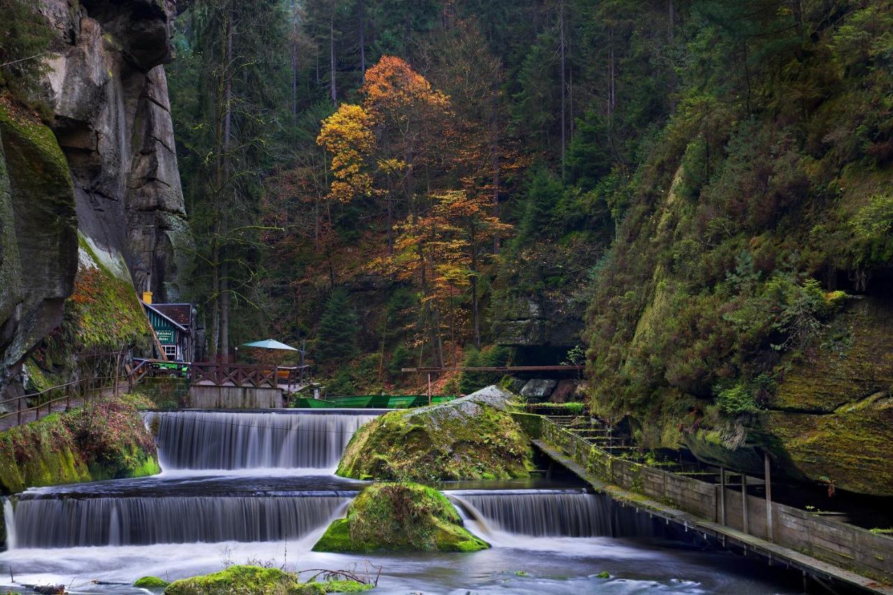 Resort Mezna Hrensko Bagian luar foto